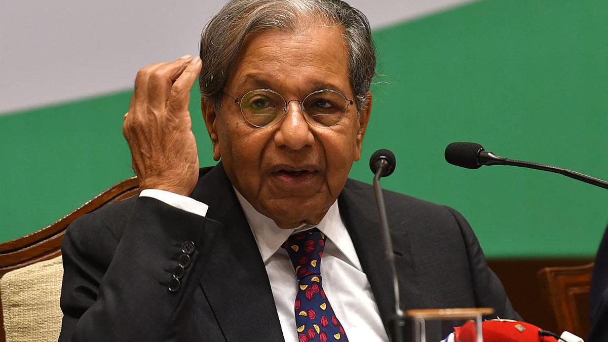15th finance deals commission chairman